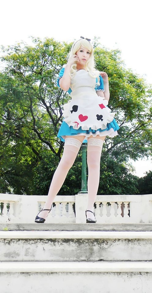 Cosplayer: Pinkie Bunny - Alice (Alice in Wonderland) 10