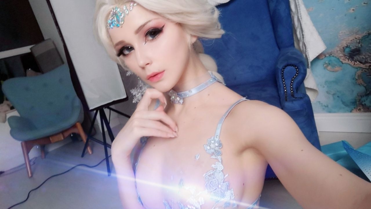 Oichi Chan - Queen Elsa 29