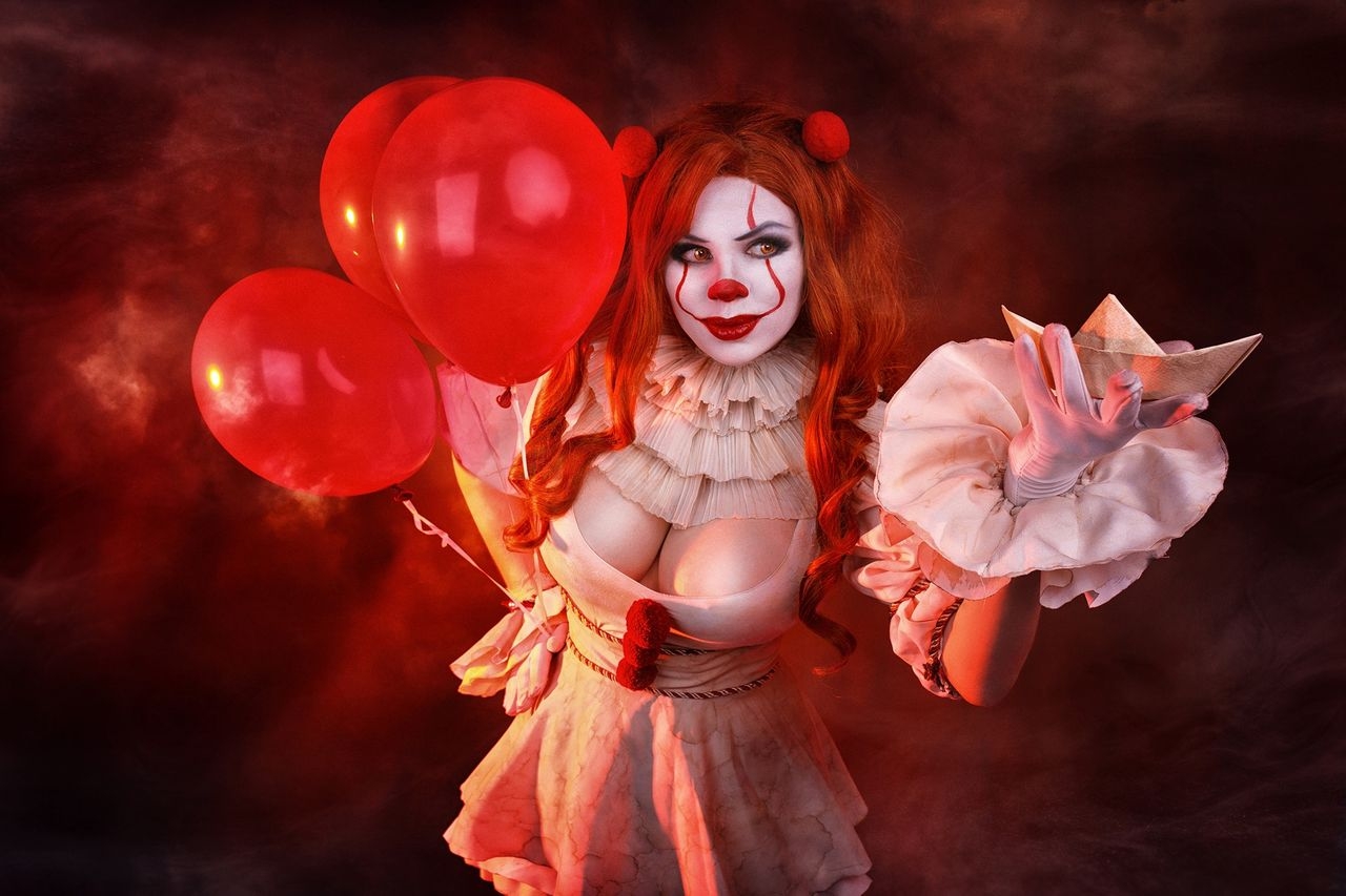 Alice Cosplay - Pennywise 1