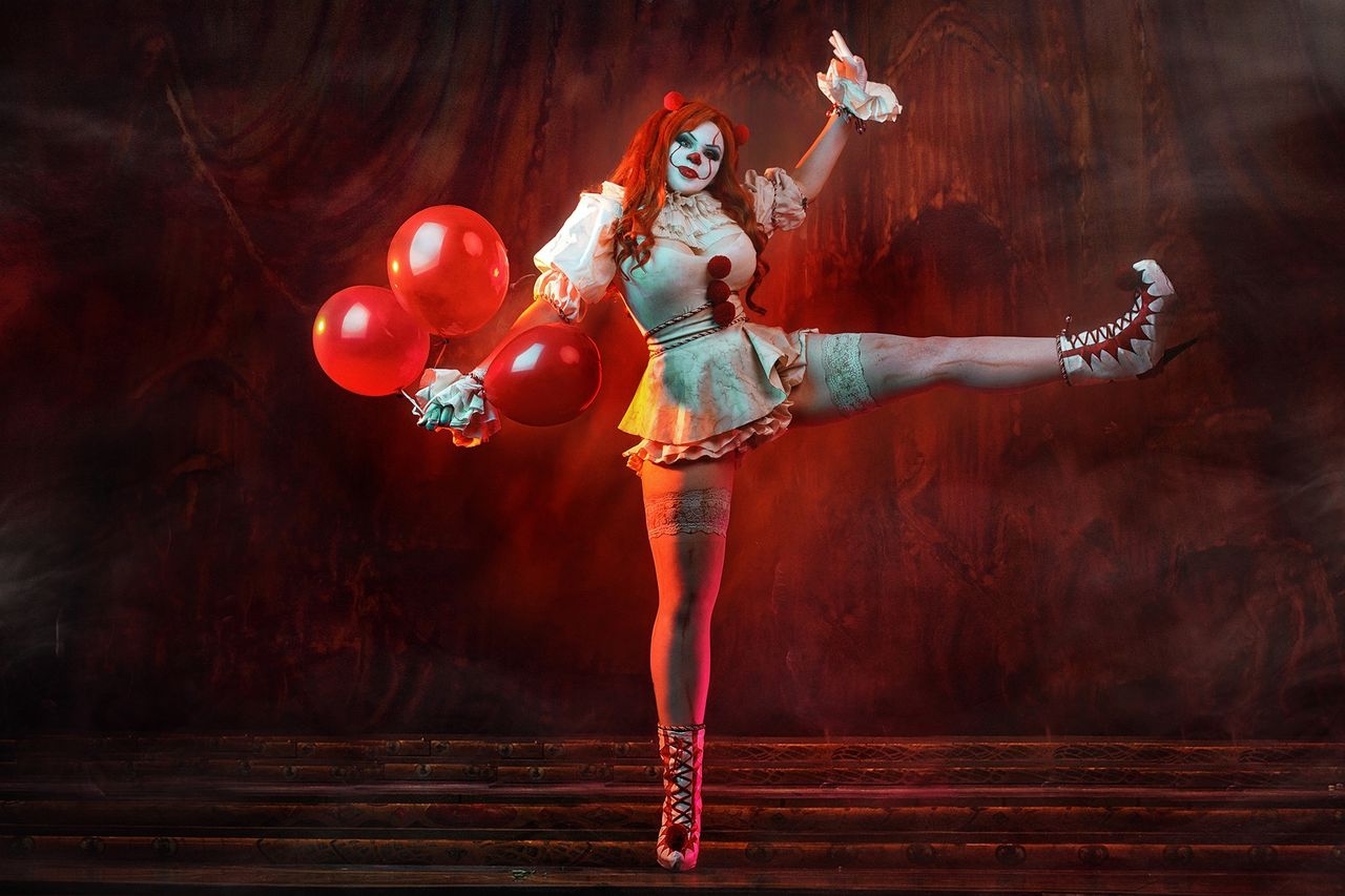 Alice Cosplay - Pennywise 2
