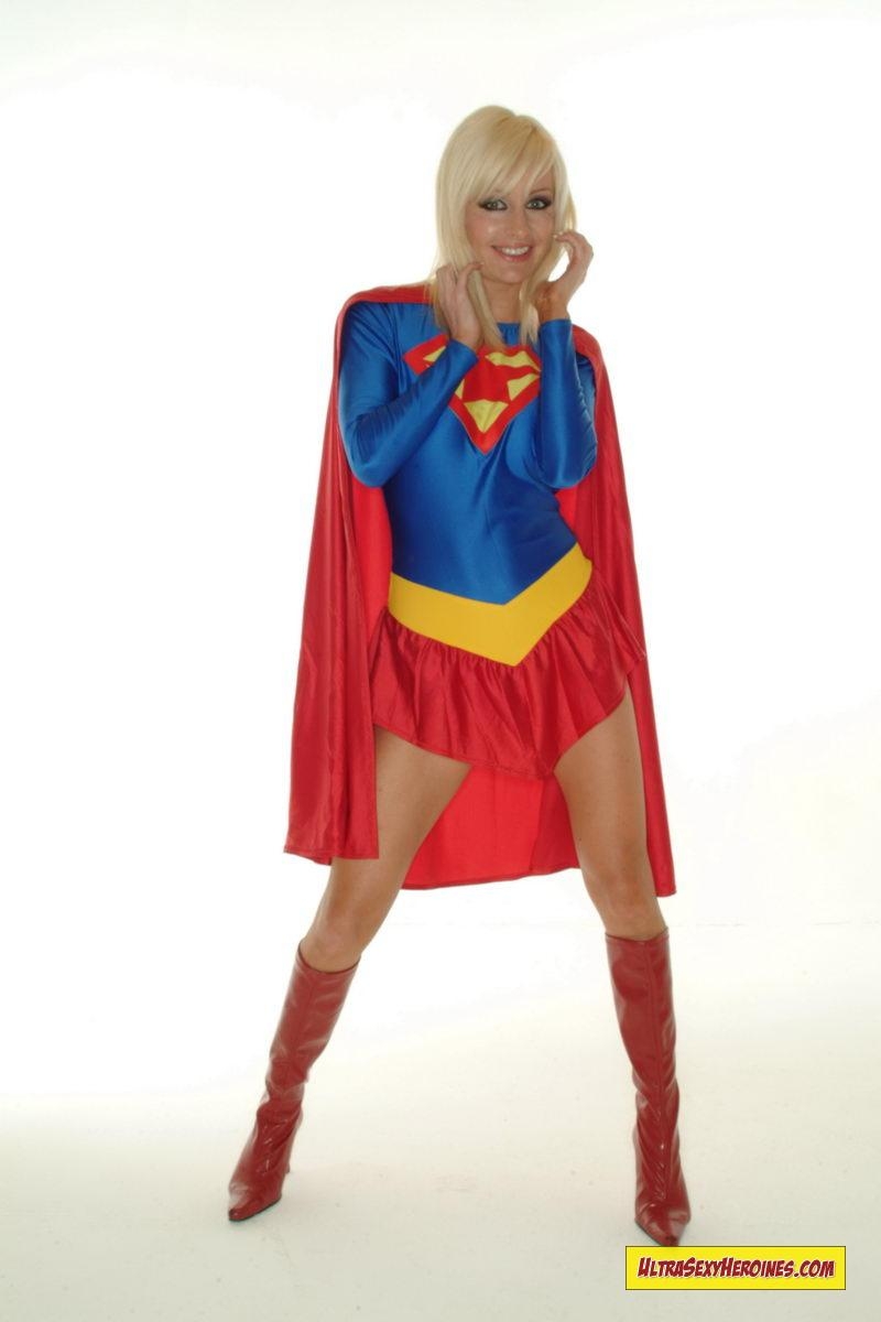 [UltraSexyHeroines] Sexy Blonde Super Heroine Cosplay Nude 29