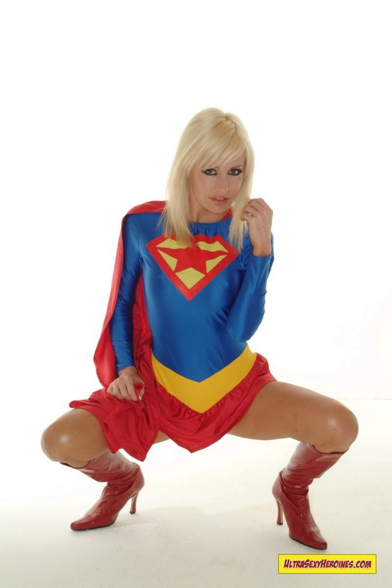 [UltraSexyHeroines] Sexy Blonde Super Heroine Cosplay Nude 37