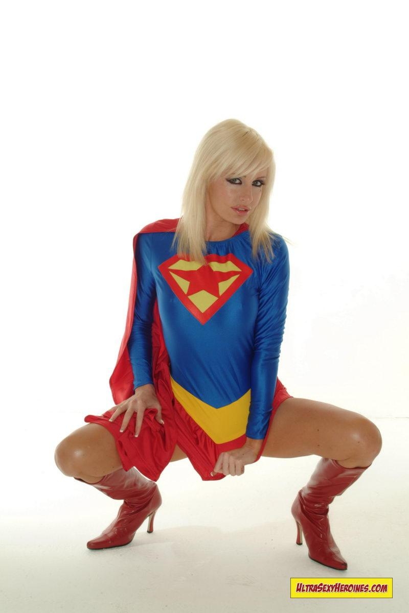 [UltraSexyHeroines] Sexy Blonde Super Heroine Cosplay Nude 38