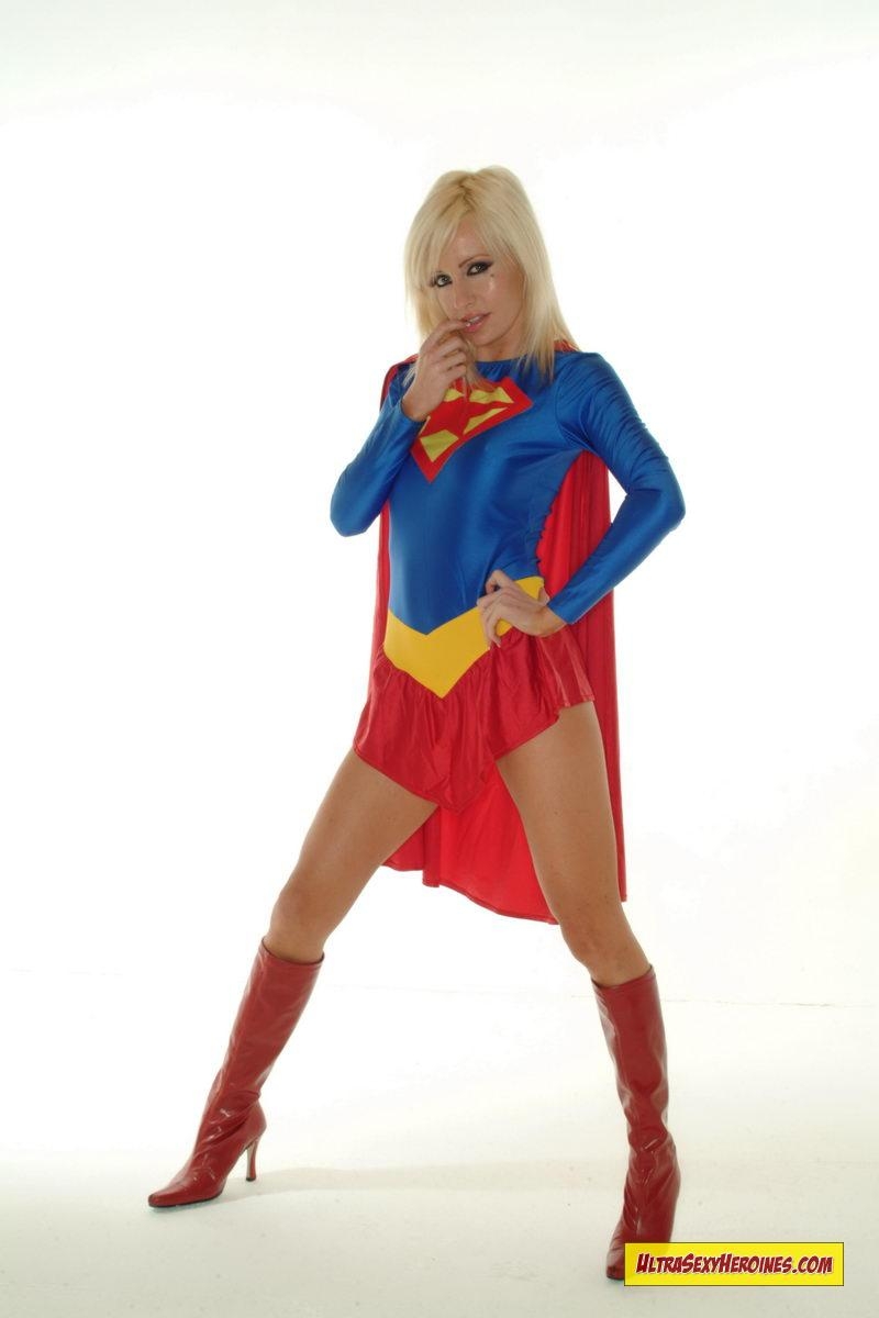 [UltraSexyHeroines] Sexy Blonde Super Heroine Cosplay Nude 48