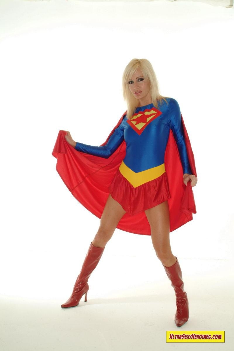 [UltraSexyHeroines] Sexy Blonde Super Heroine Cosplay Nude 51