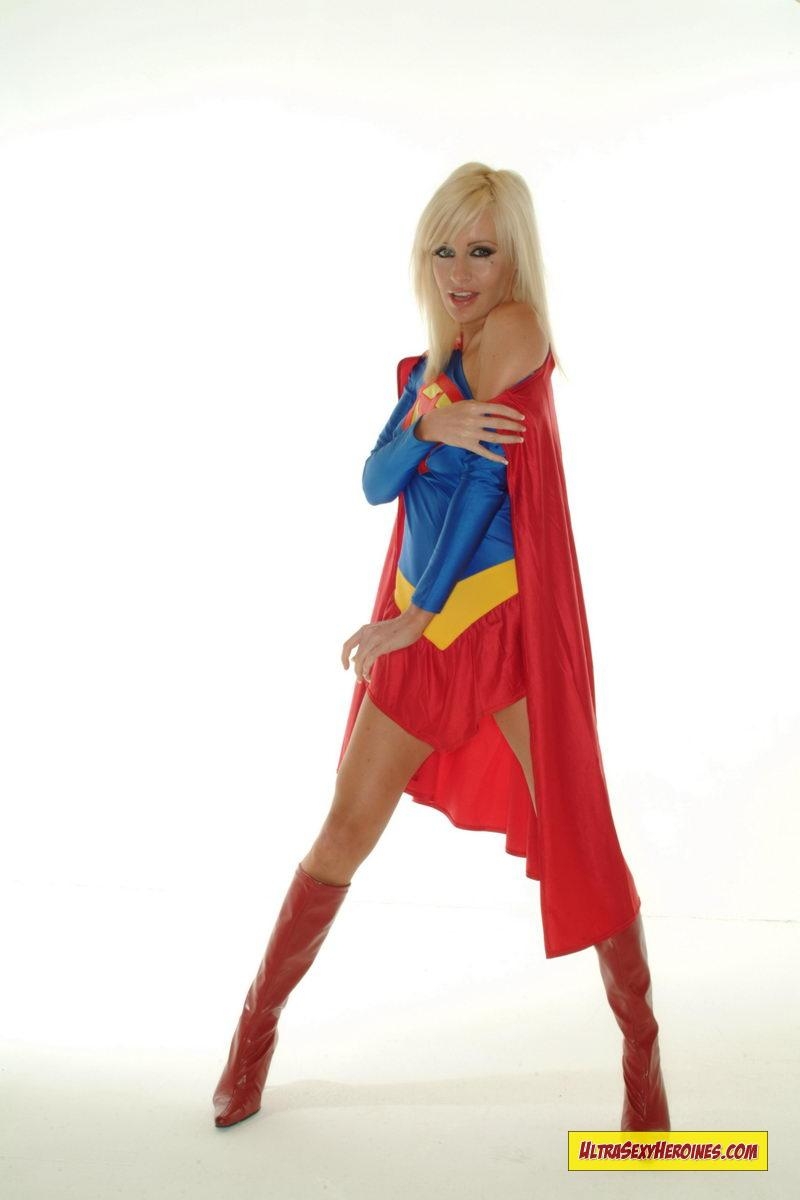 [UltraSexyHeroines] Sexy Blonde Super Heroine Cosplay Nude 53