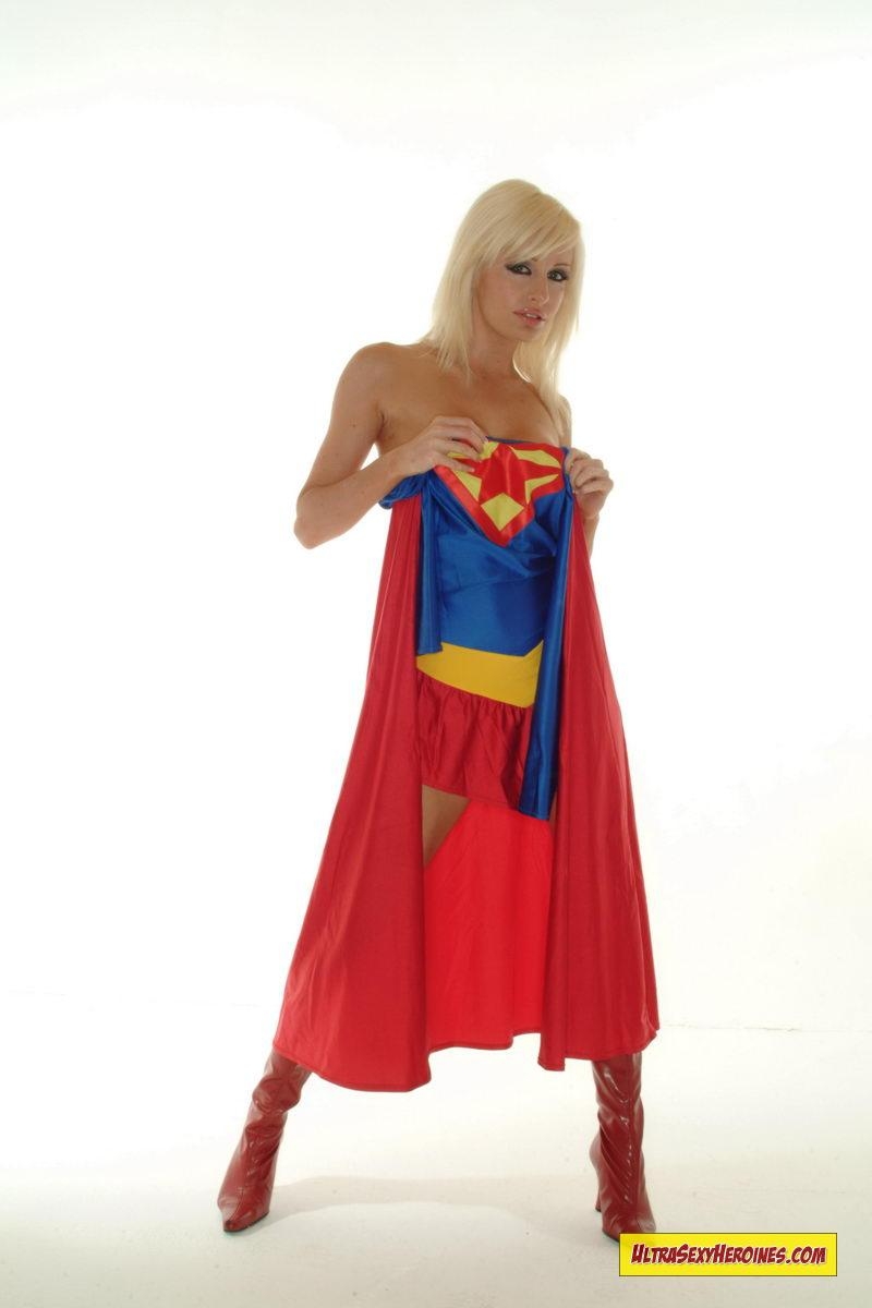 [UltraSexyHeroines] Sexy Blonde Super Heroine Cosplay Nude 56