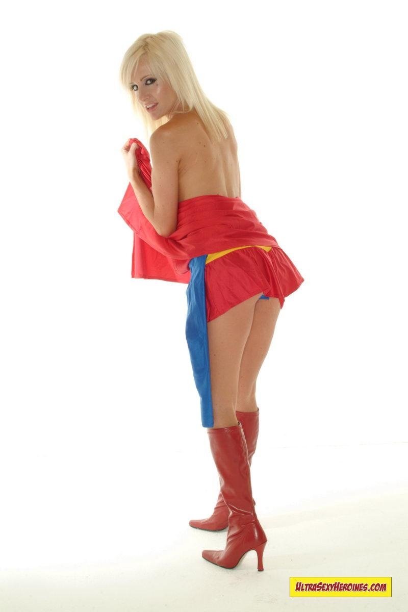 [UltraSexyHeroines] Sexy Blonde Super Heroine Cosplay Nude 70