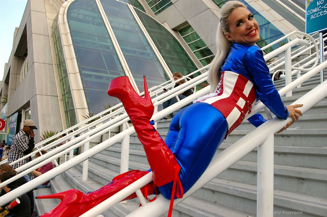 Captain America : female version (cosplay) 23