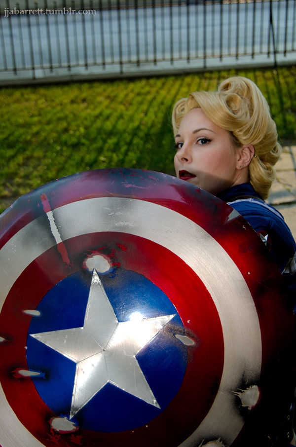 Captain America : female version (cosplay) 2