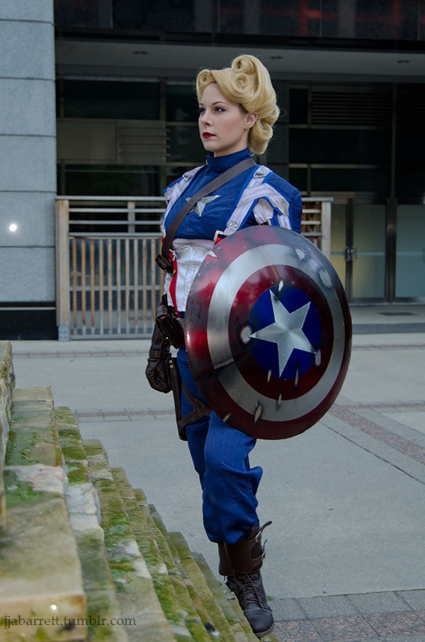 Captain America : female version (cosplay) 3