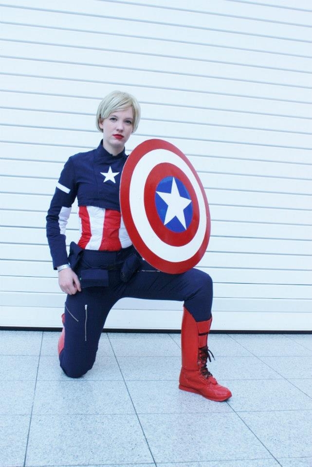 Captain America : female version (cosplay) 46