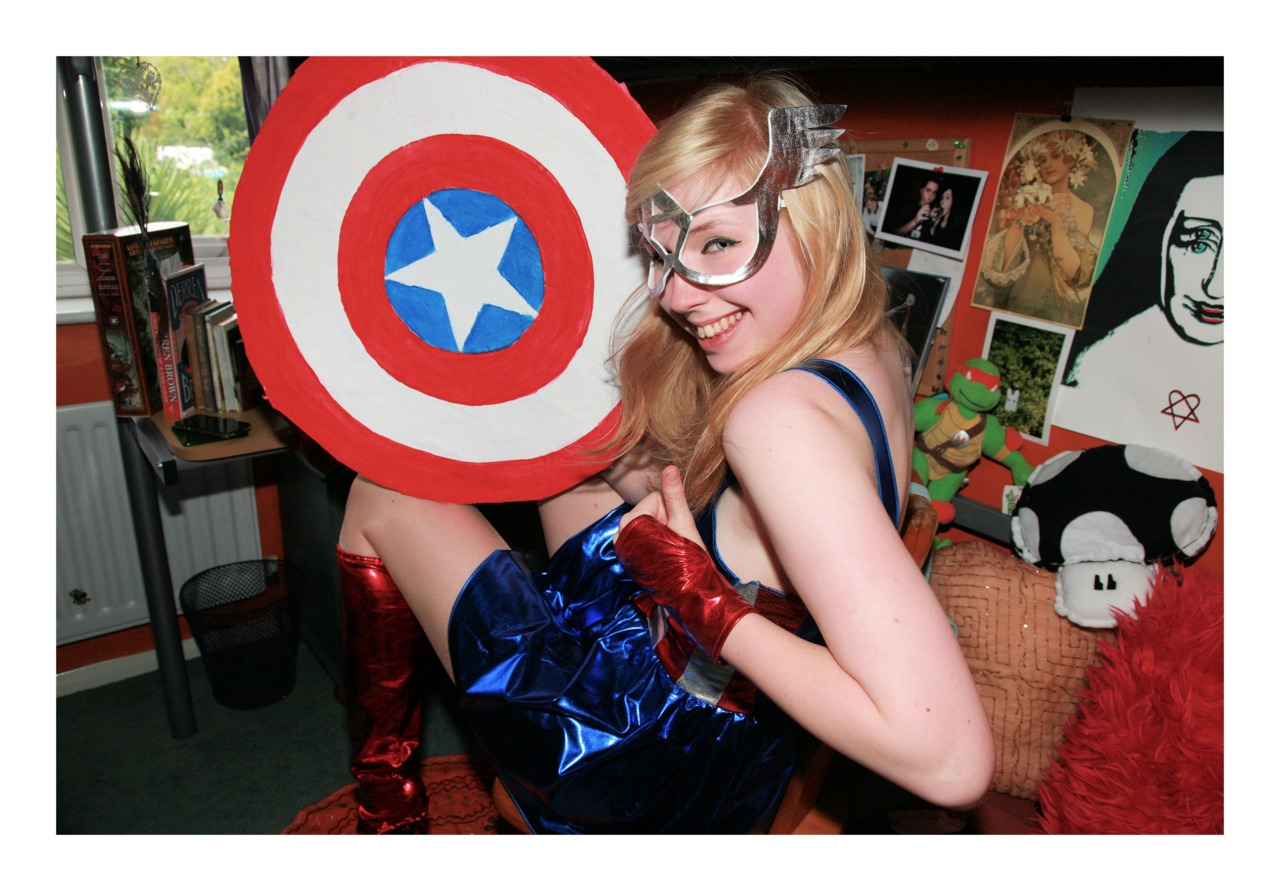 Captain America : female version (cosplay) 64