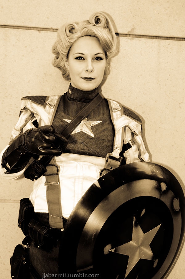 Captain America : female version (cosplay) 8
