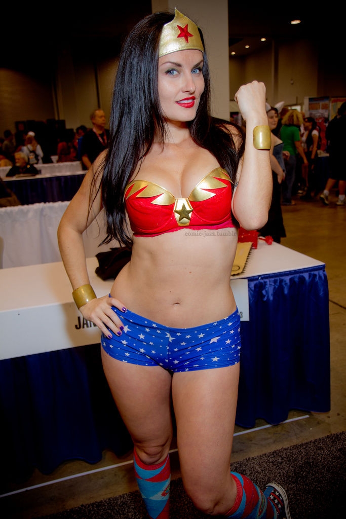 Essential Wonder Woman Cosplay 103