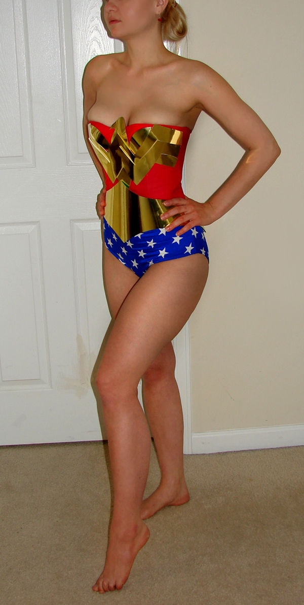 Essential Wonder Woman Cosplay 11