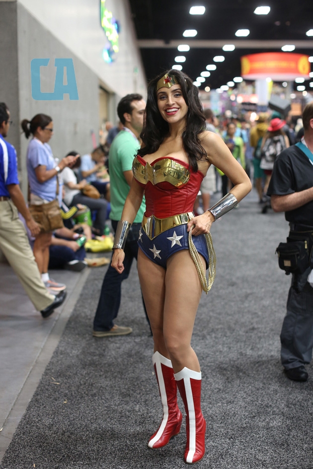 Essential Wonder Woman Cosplay 31