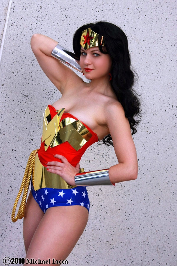 Essential Wonder Woman Cosplay 3