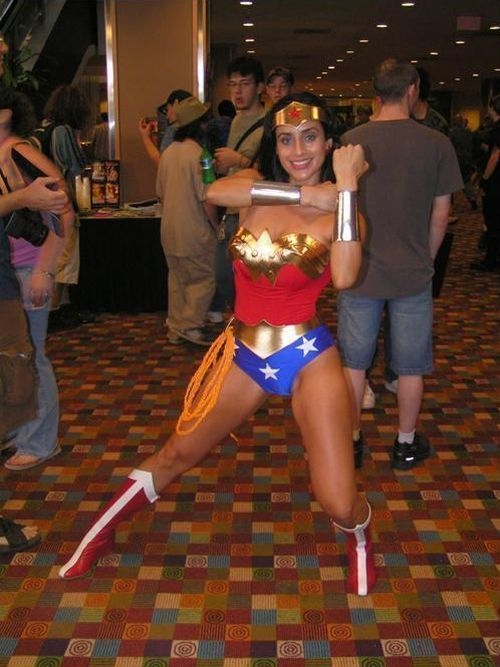 Essential Wonder Woman Cosplay 41