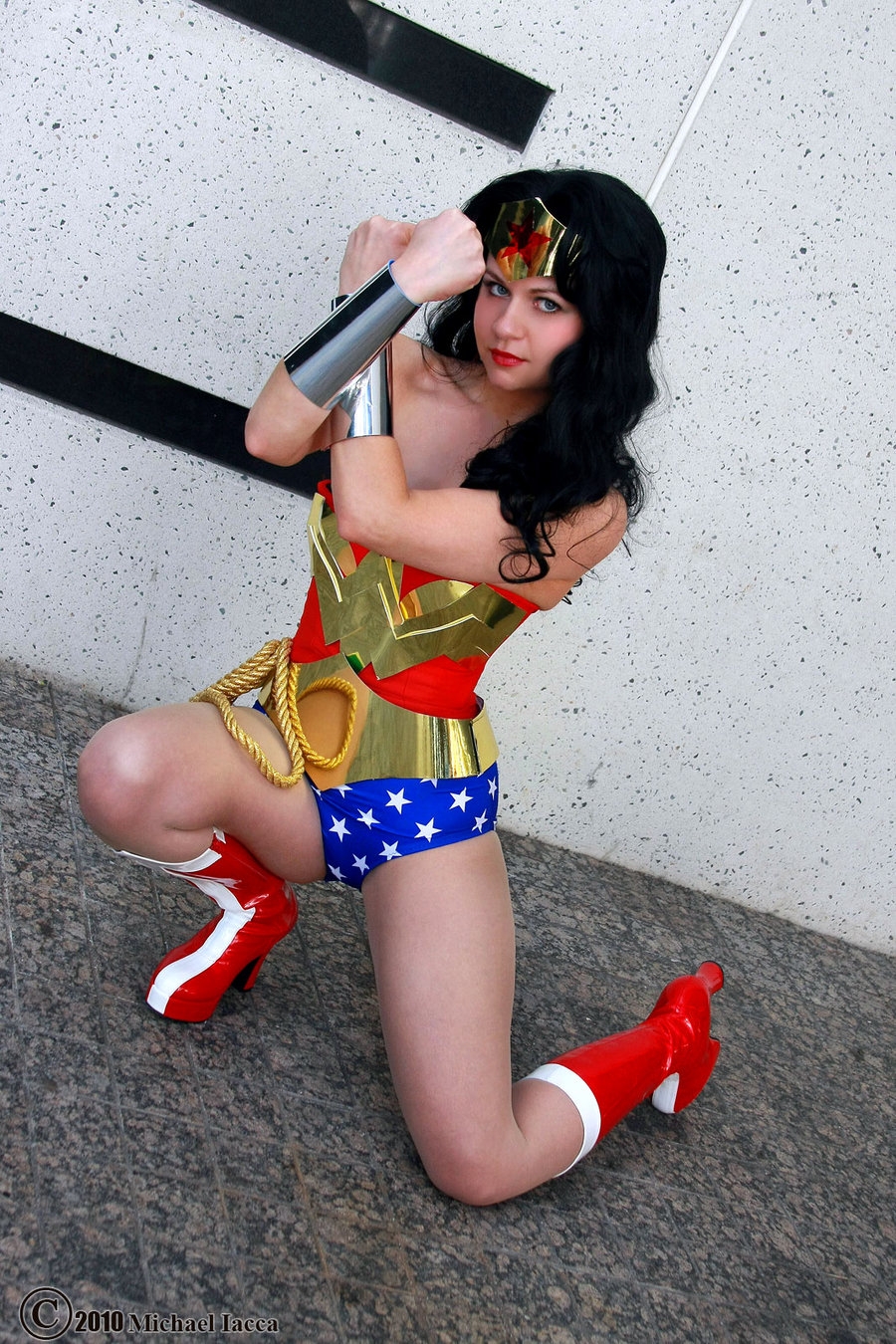 Essential Wonder Woman Cosplay 4