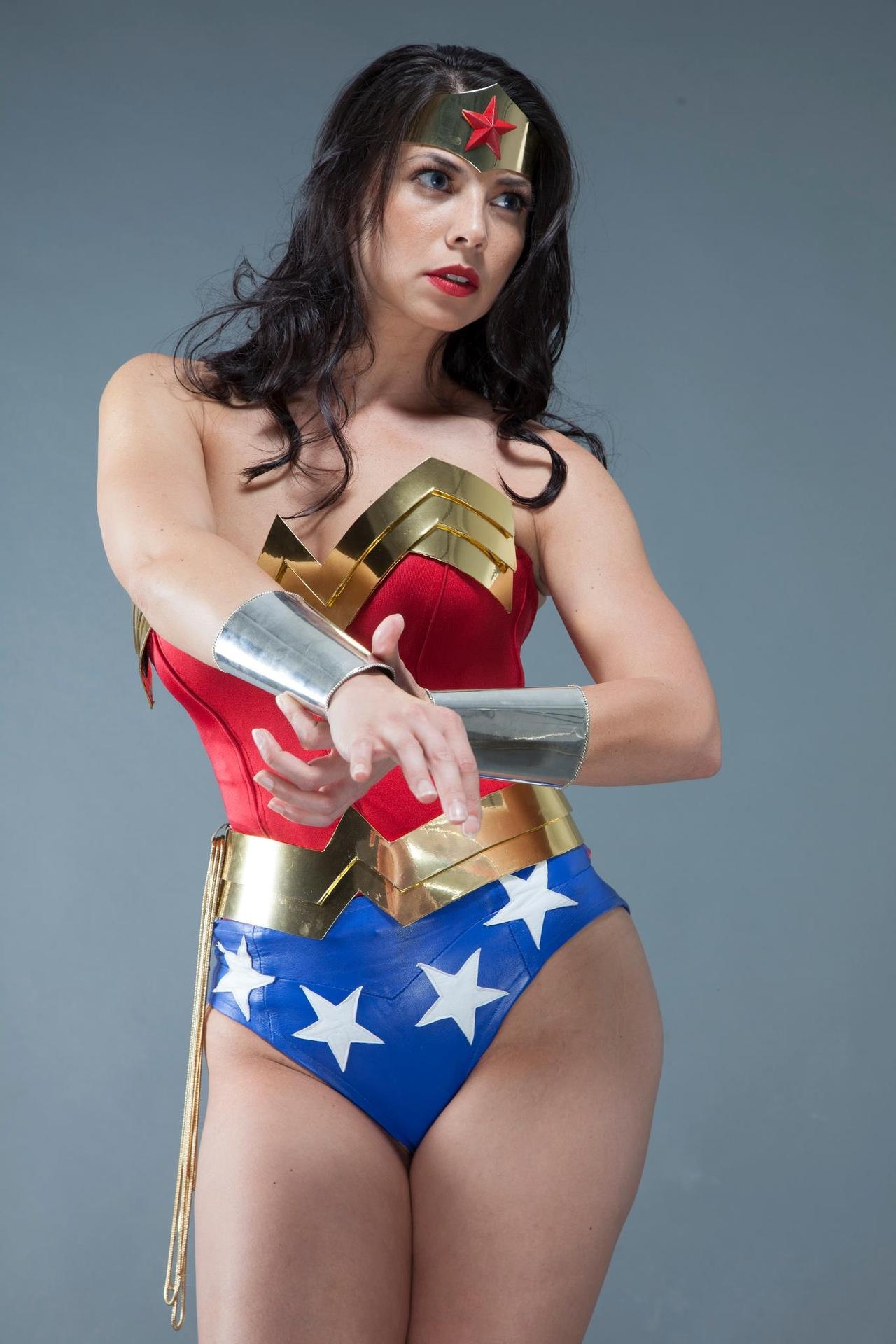 Essential Wonder Woman Cosplay 85