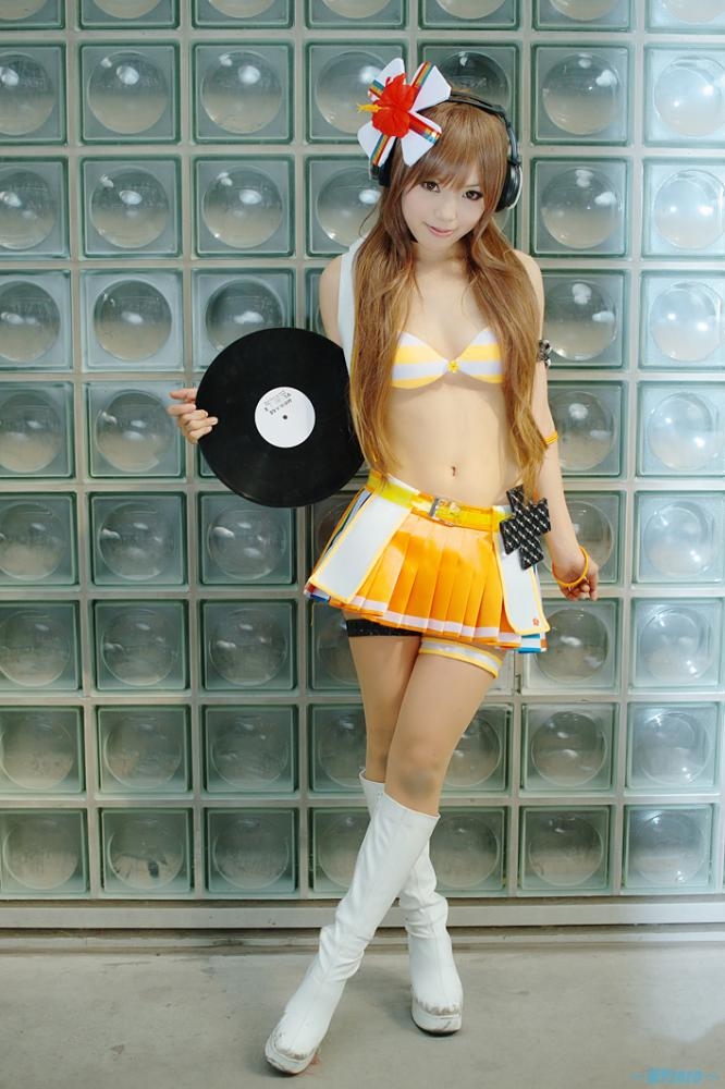 Iroha Umegiri (Beatmania IIDX 18 Resort Anthem) cosplay by Kipi! 9