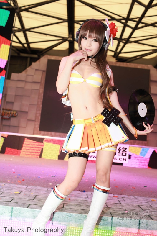 Iroha Umegiri (Beatmania IIDX 18 Resort Anthem) cosplay by Kipi! 113