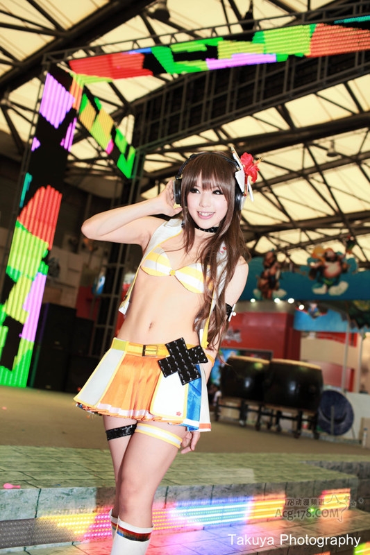 Iroha Umegiri (Beatmania IIDX 18 Resort Anthem) cosplay by Kipi! 116