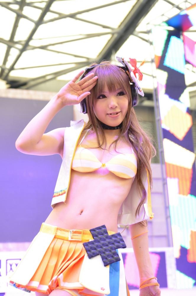 Iroha Umegiri (Beatmania IIDX 18 Resort Anthem) cosplay by Kipi! 76