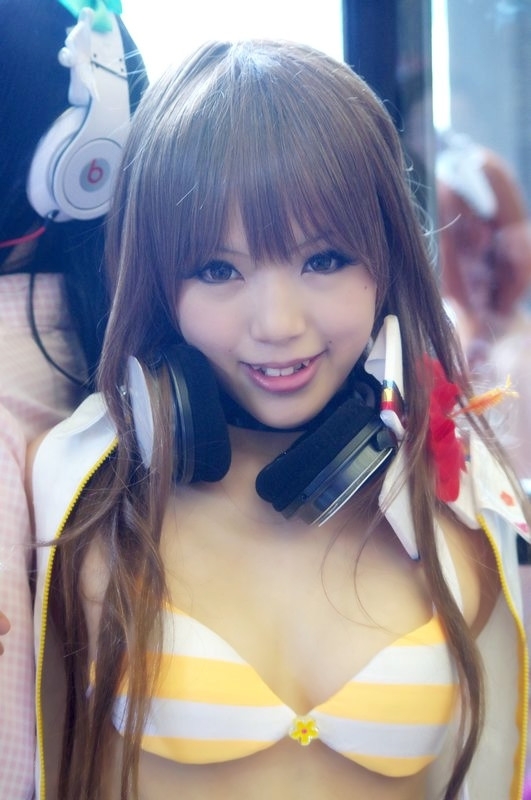 Iroha Umegiri (Beatmania IIDX 18 Resort Anthem) cosplay by Kipi! 78