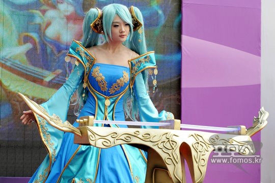 Best Sona Cosplay Collection UPDATE: 03/09/2004 28