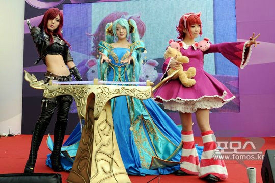 Best Sona Cosplay Collection UPDATE: 03/09/2004 5