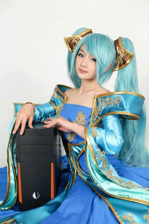 Best Sona Cosplay Collection UPDATE: 03/09/2004 8