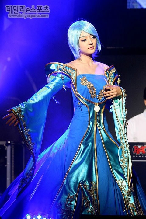 Best Sona Cosplay Collection UPDATE: 03/09/2004 94