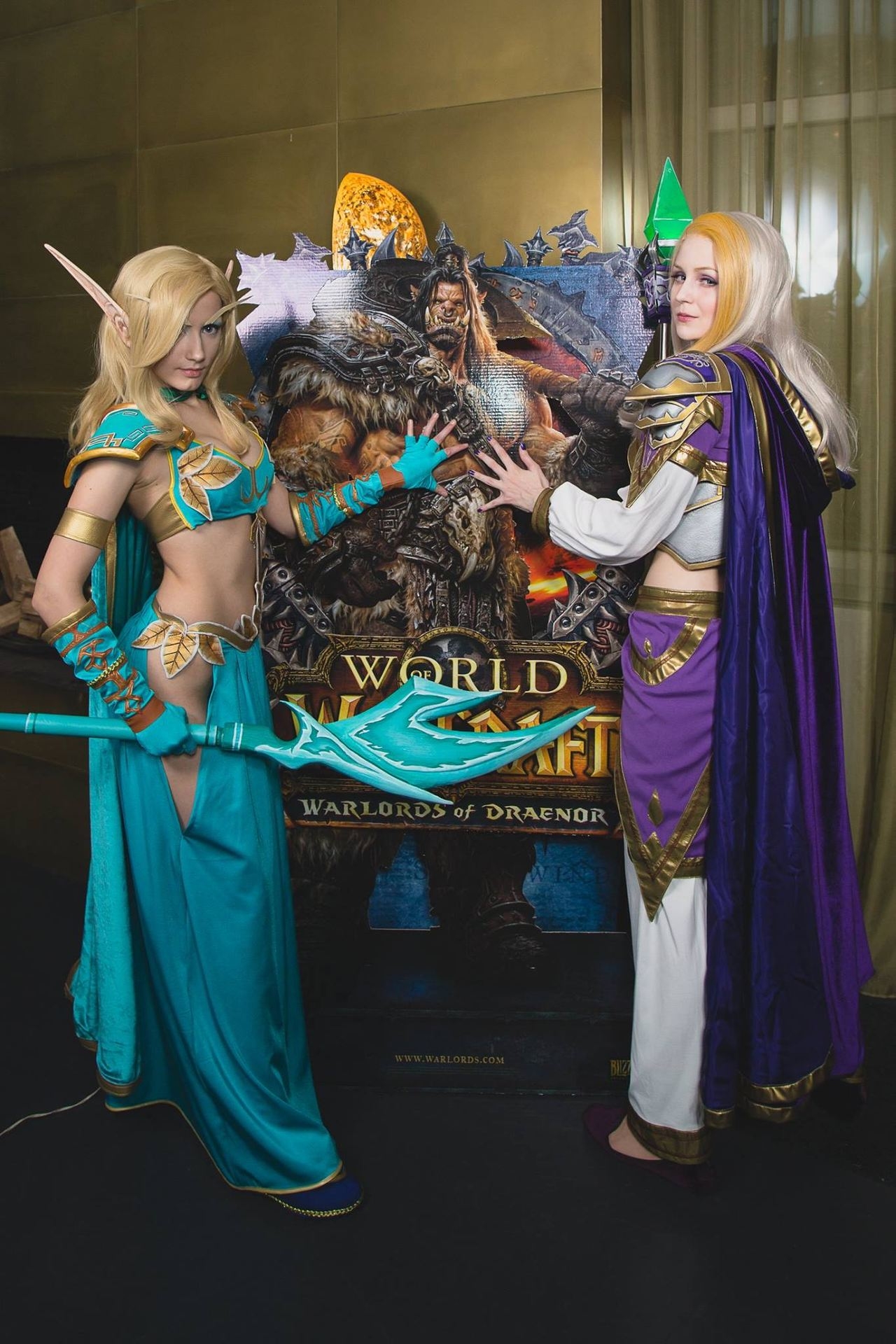 Blood Elf wearing Robes of the Guardian Saint (World of Warcraft) 13